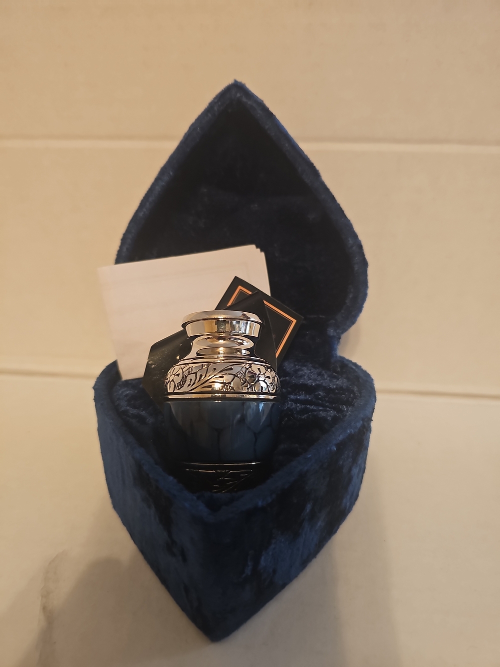 Small Keepsake Cremation Urns For Human Ashes With Velvet Heart Case And Funnel